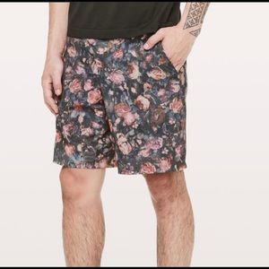 Medium Men’s LuluLemon Surge Lined Shorts